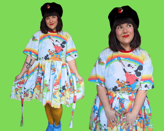 Robe t-shirt drapée et recyclée vintage Walt Disney des années 1980, motif Mickey Mouse et ses amis, taille S à XL