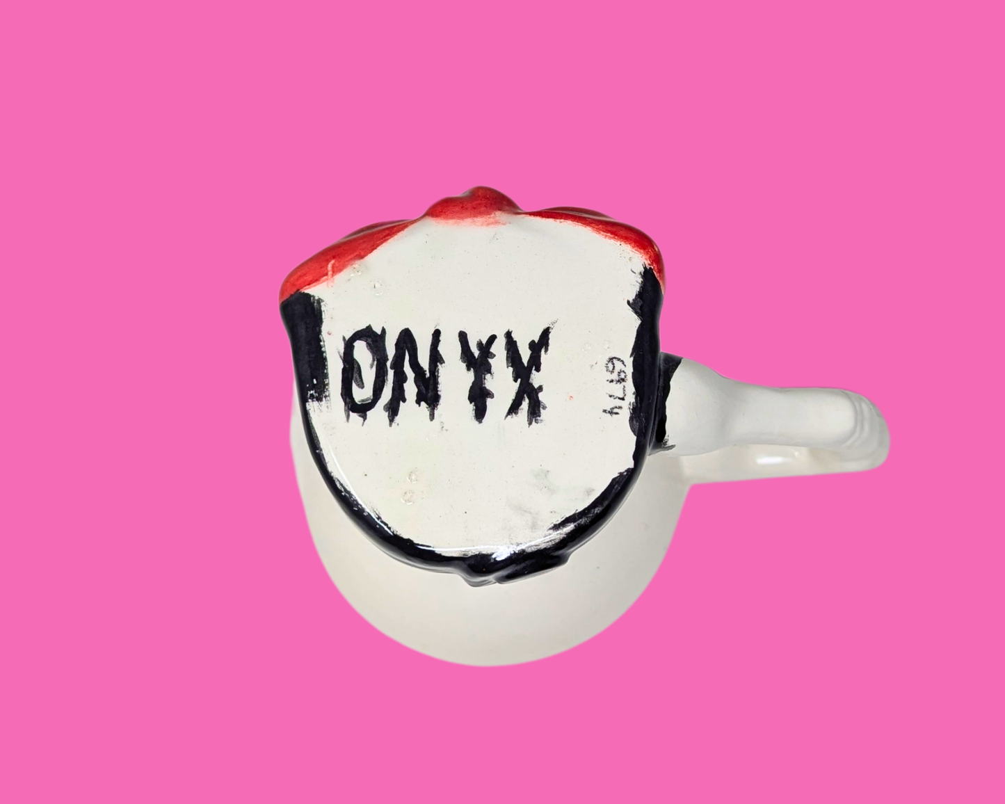 Tasse peinte à la main avec tête de mort