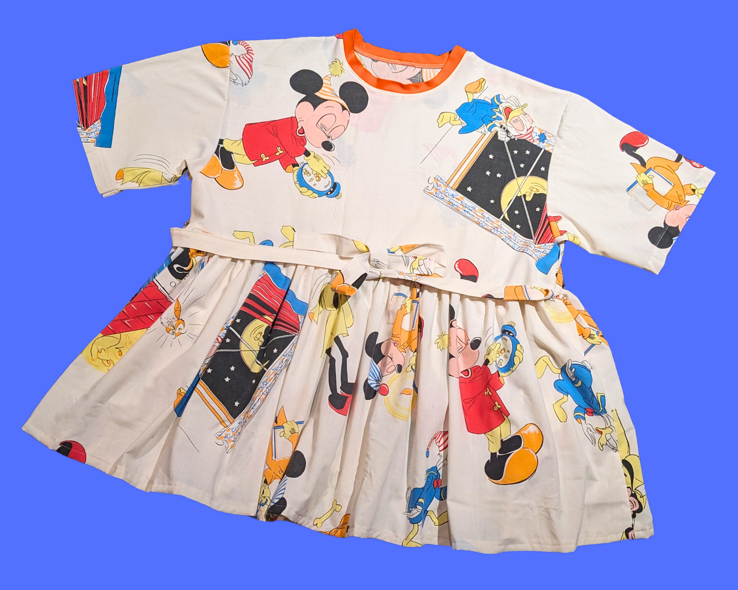 Robe t-shirt drapée et recyclée Mickey Mouse et ses amis de Walt Disney vont au lit, taille 2XL