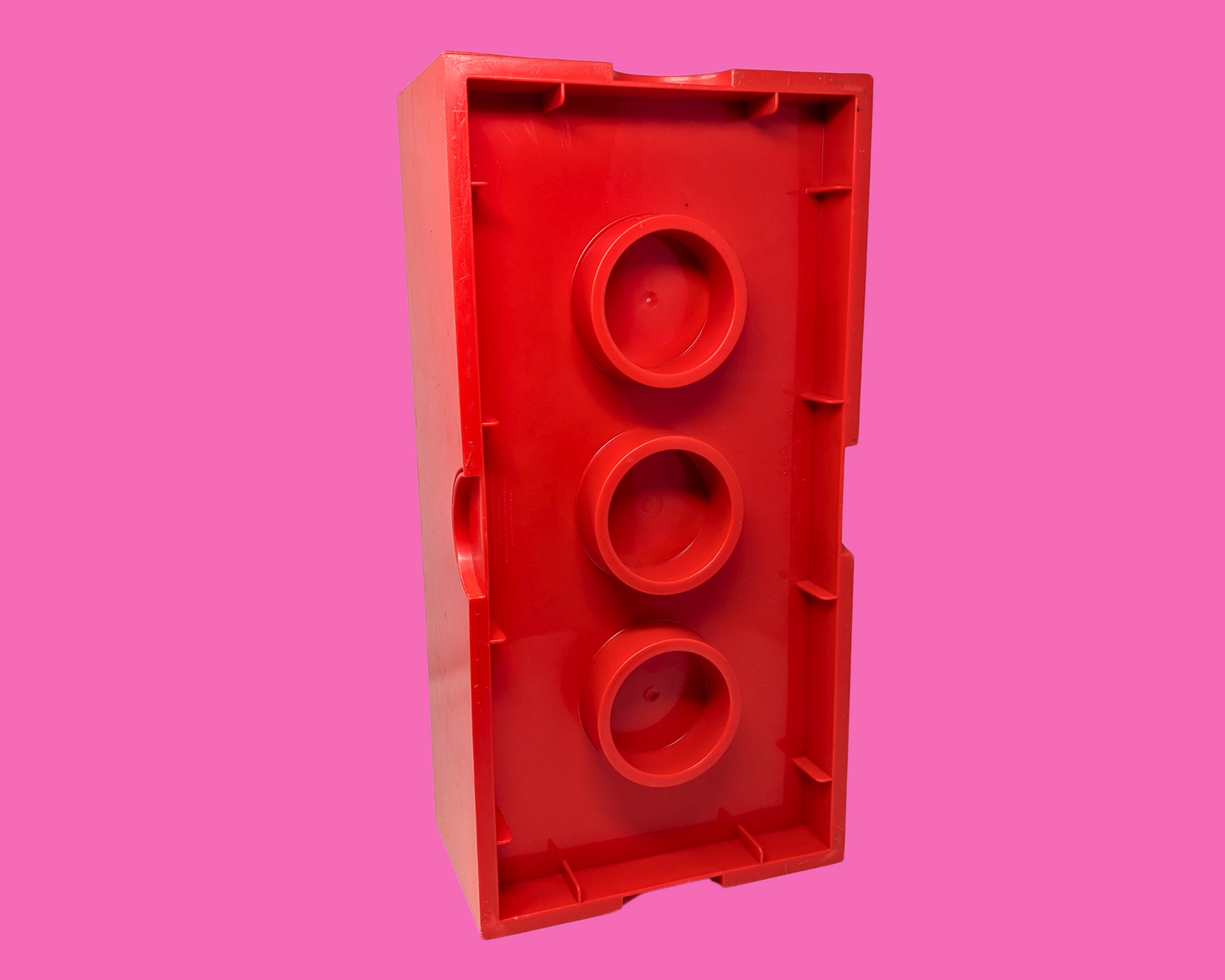 Énorme boîte de Lego rouge