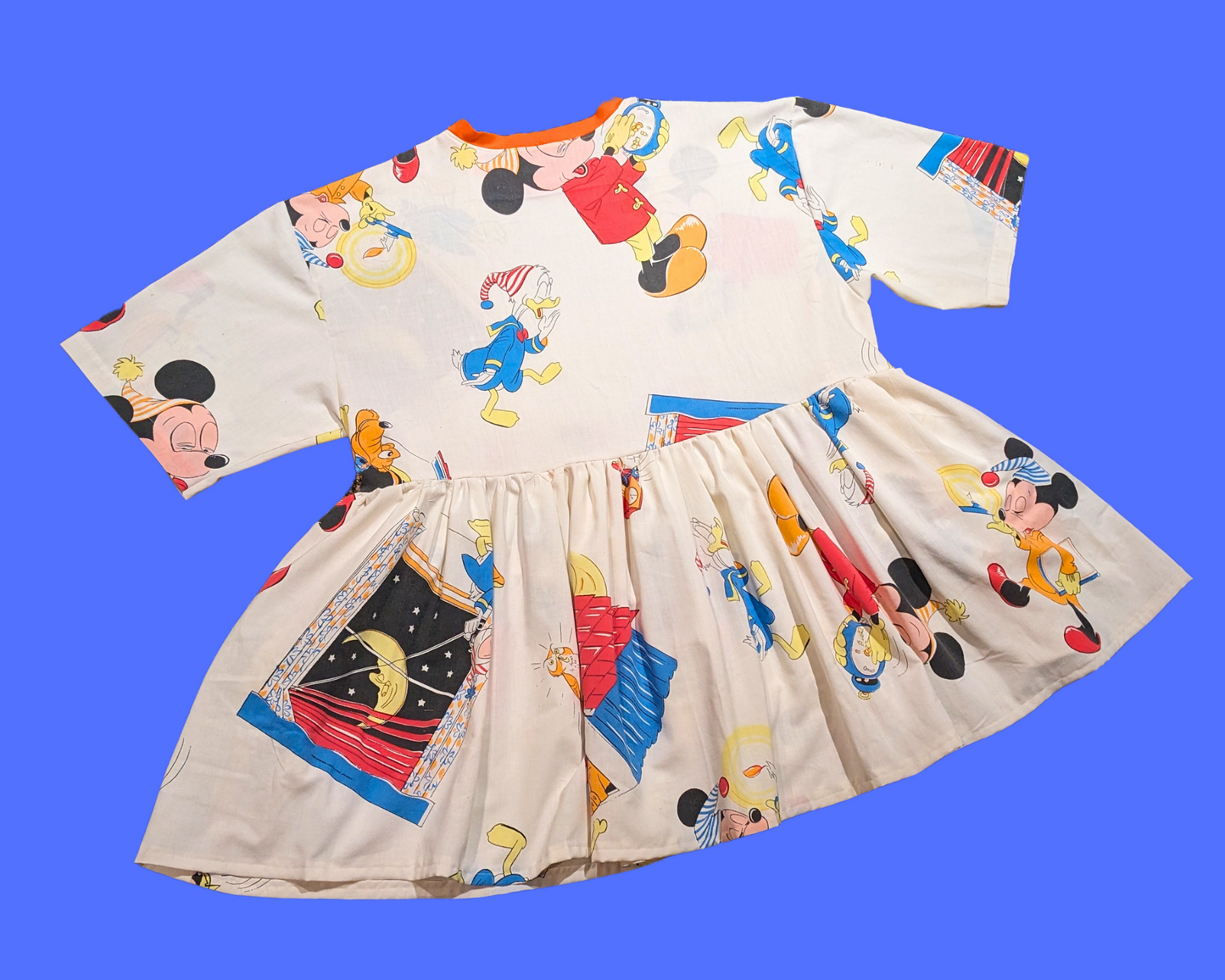 Robe t-shirt drapée et recyclée Mickey Mouse et ses amis de Walt Disney vont au lit, taille 2XL