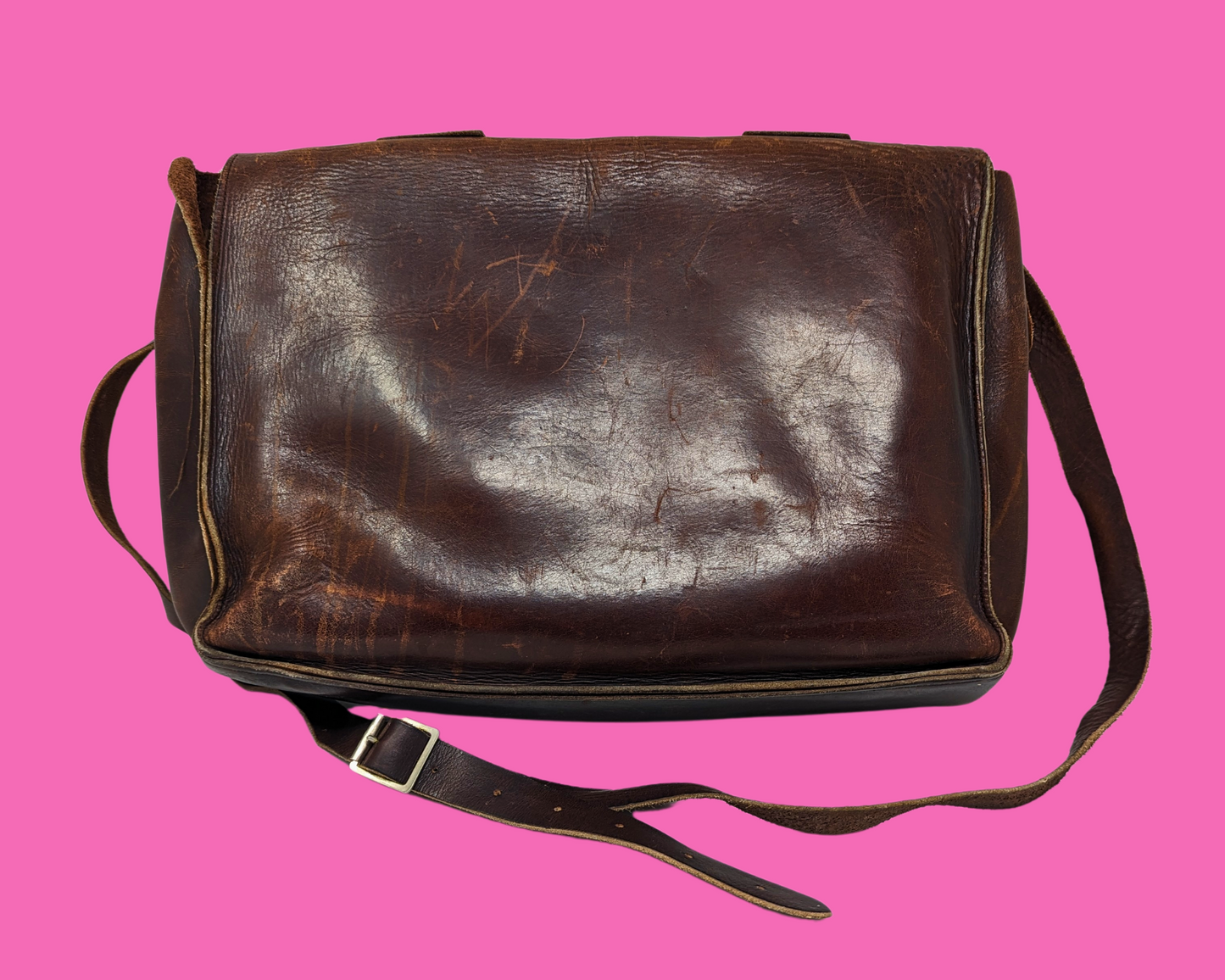 Sac messager vintage en cuir marron des années 1970