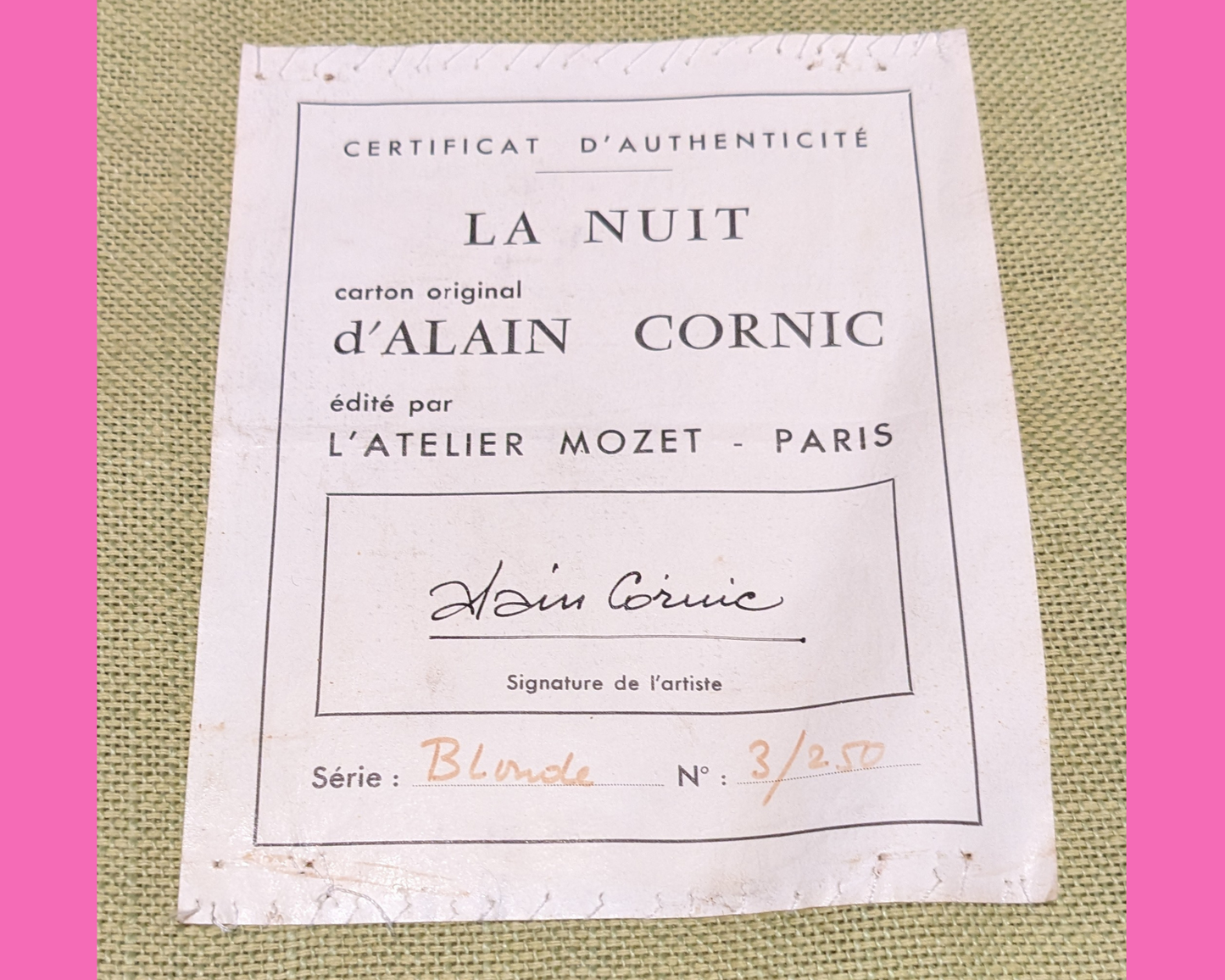 Décoration murale officielle et certifiée de hibou au point de croix par Alain Cornic