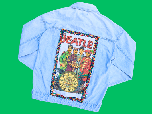 Veste du groupe The Beatles Sgt. Peppers Lonely Heart's Club, fabriquée à la main et recyclée, taille M