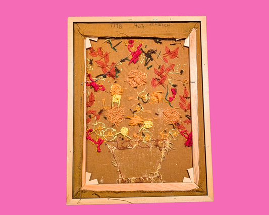 Œuvre encadrée vintage de broderie à fleurs des années 1980