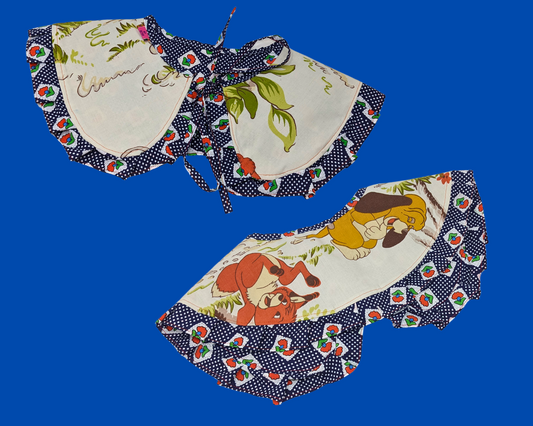 Collier pèlerin réversible Disney Le Renard et le Chien, fait main et recyclé, avec volant