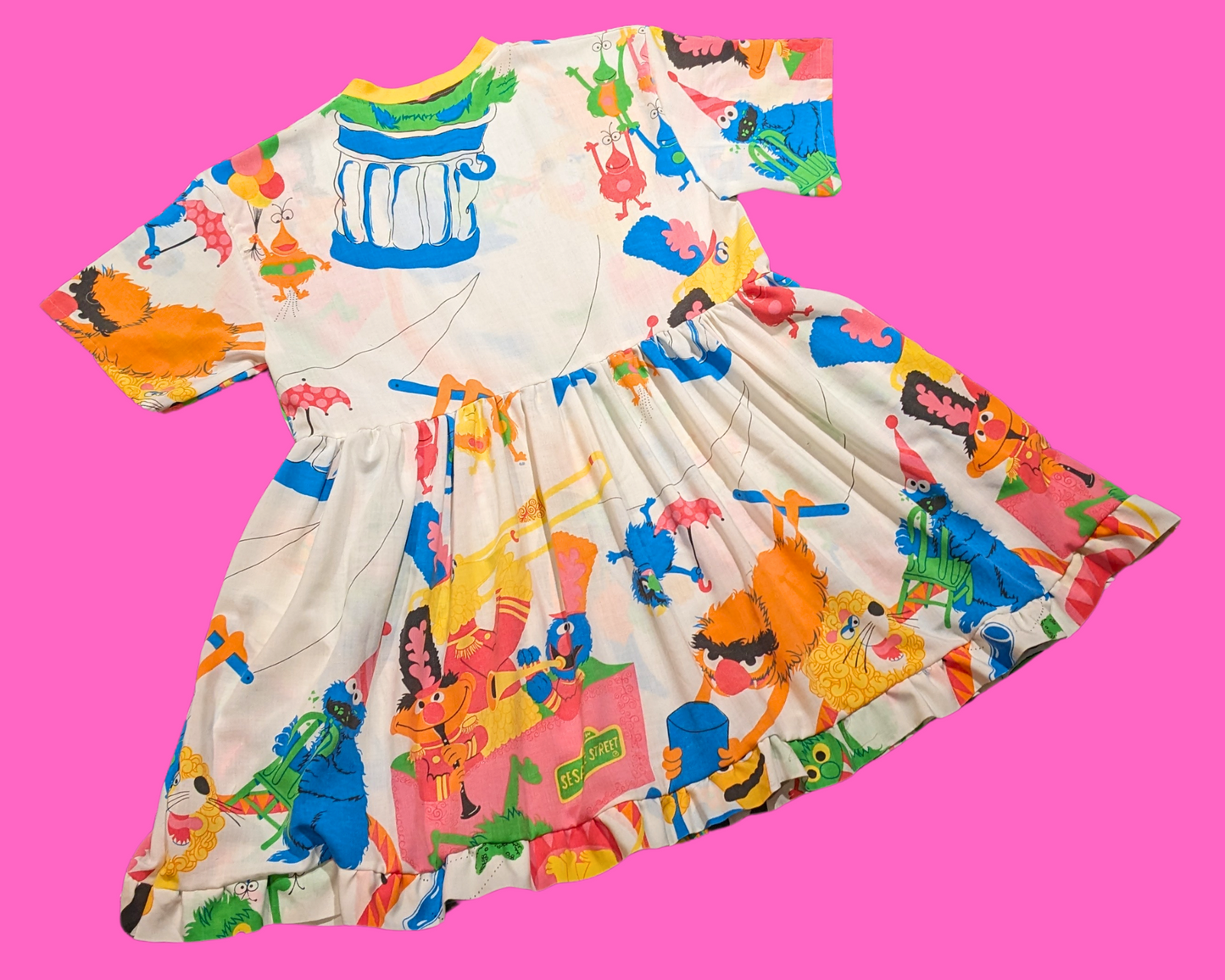 Robe t-shirt drap de lit Sesame Street, faite à la main et recyclée, taille S à XL