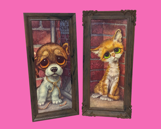 Ensemble de deux cadres en plastique vintage des années 1960, peintures de chats et de chiens sur impressions, fabriqué aux États-Unis
