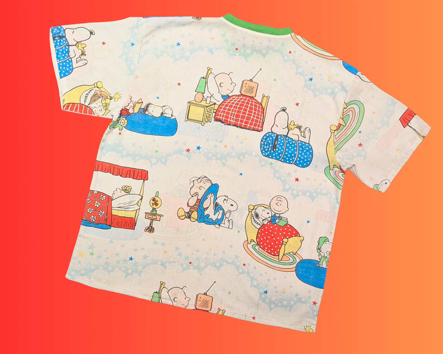 Handmade, Upcycled Vintage Peanuts, Charlie Brown and Snoopy Bedsheet T-Shirt Oversized XL