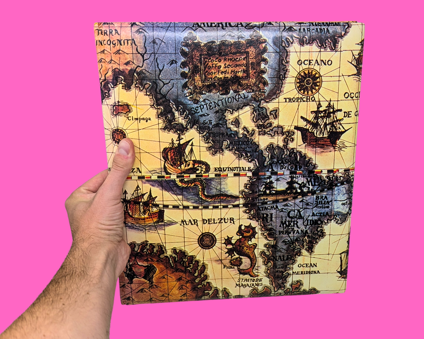 Album photo vintage des années 1970 avec carte du monde, fabriqué au Japon