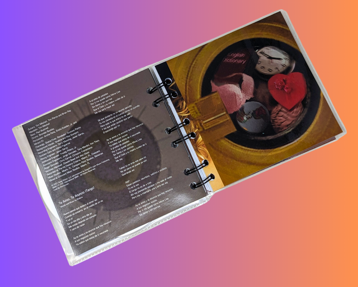 Shakira, Laundry Service CD Notebook