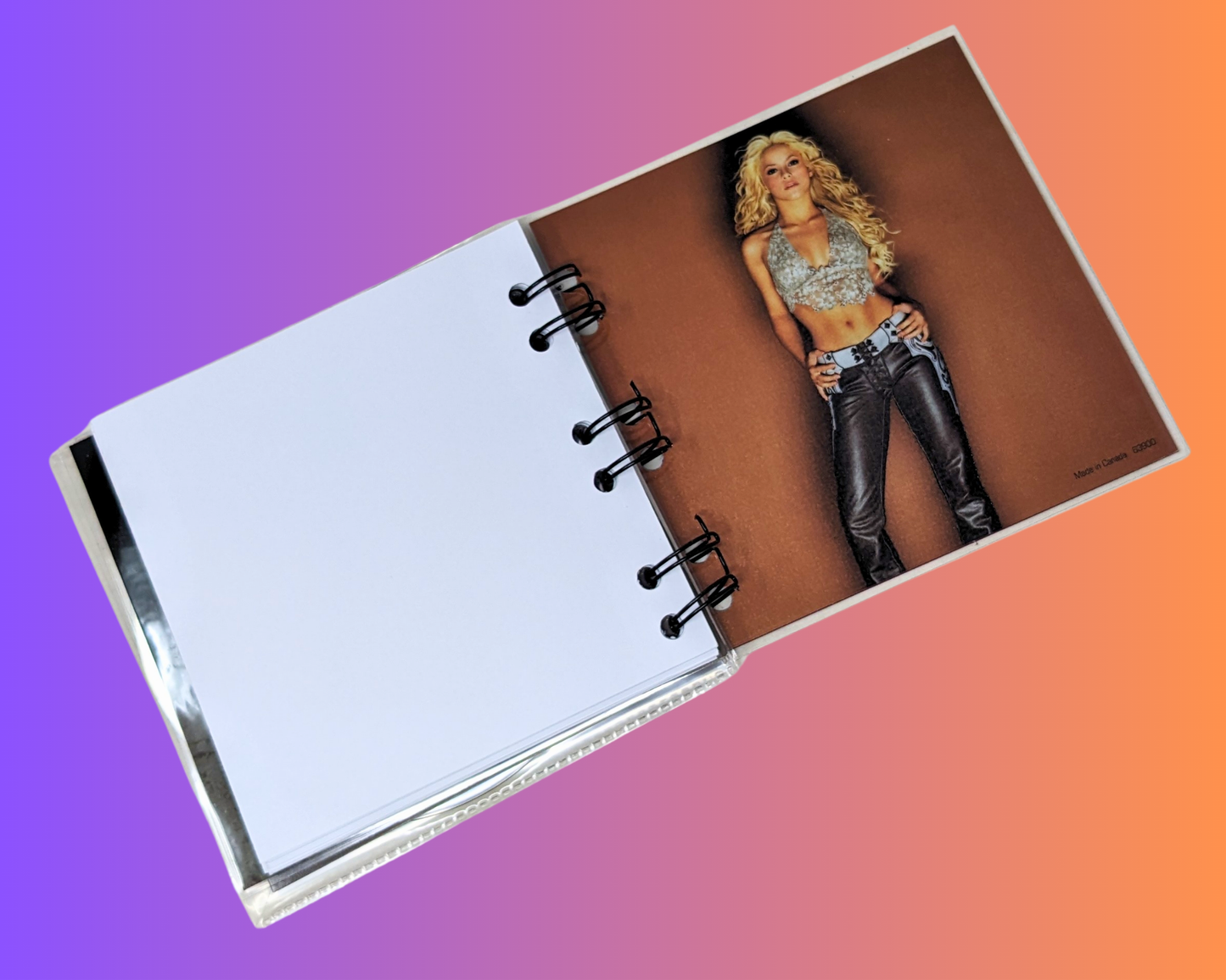 Shakira, Laundry Service CD Notebook