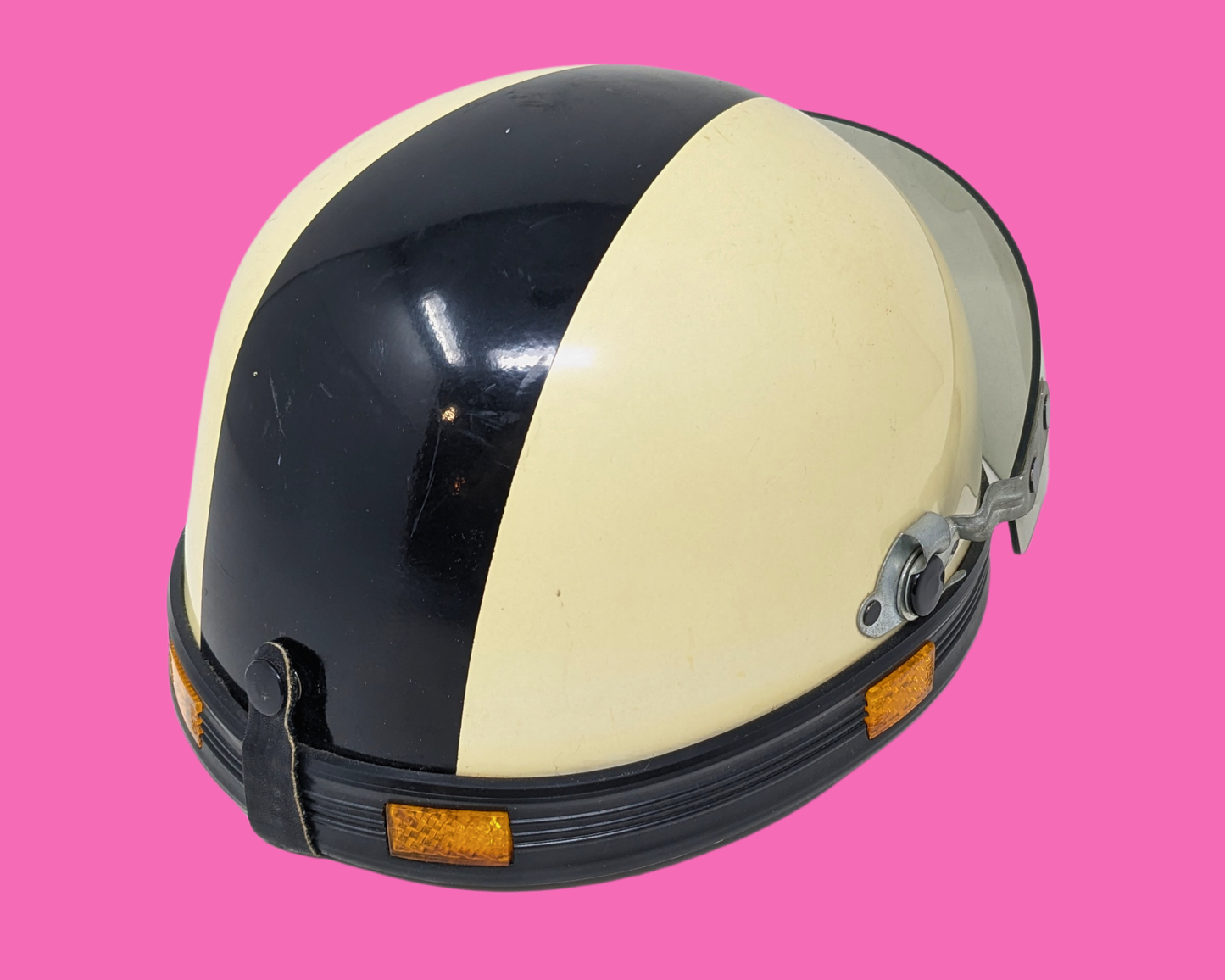 Casque de moto vintage noir et blanc des années 1970, fabriqué au Japon