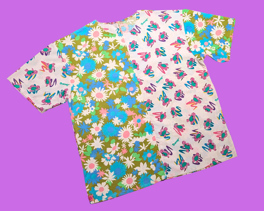 Drap de lit Barney fait main et recyclé + robe t-shirt vintage à fleurs des années 1960. Convient à un XL surdimensionné ou à un 2XL ajusté.
