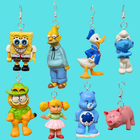 Paire de boucles d'oreilles en forme de jouet faites à la main et recyclées