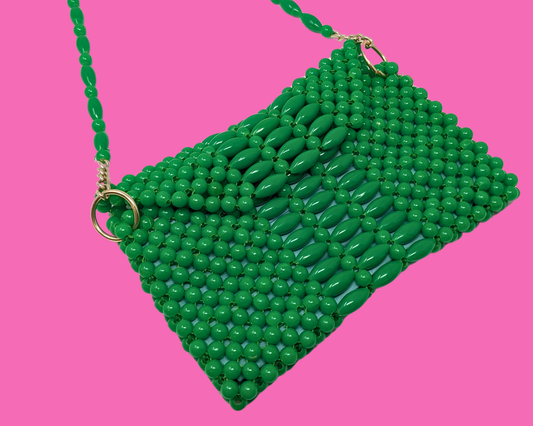 Petit sac vert perlé vintage des années 1960