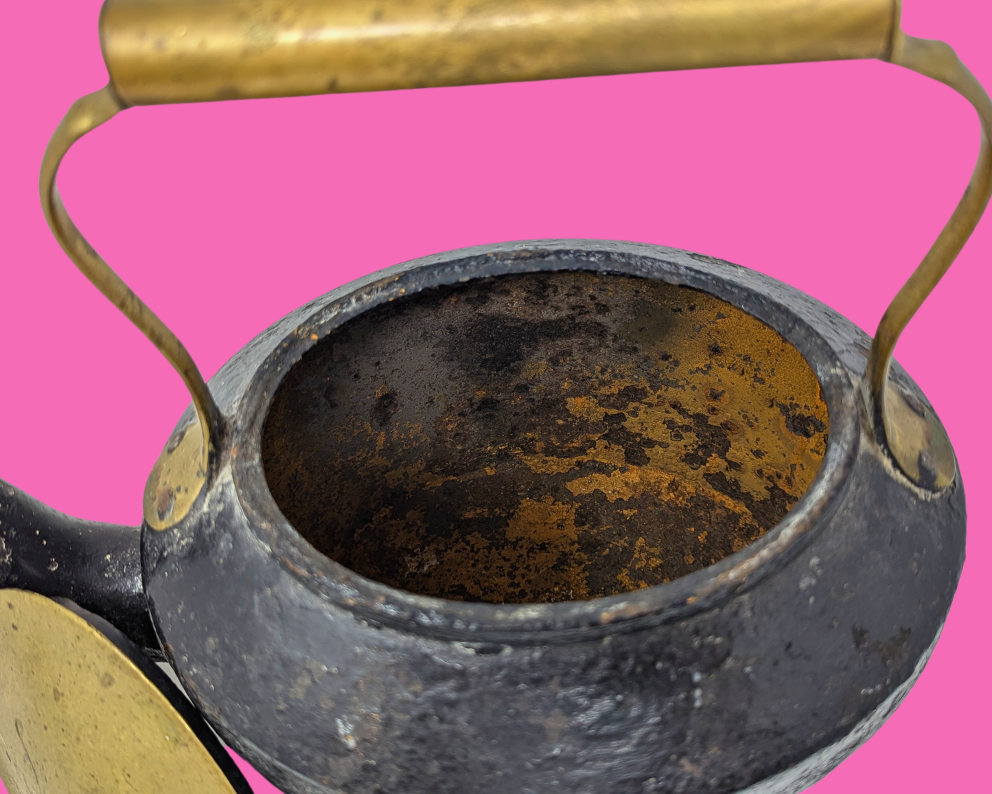 Grande bouilloire anglaise antique en fonte et laiton du XIXe siècle