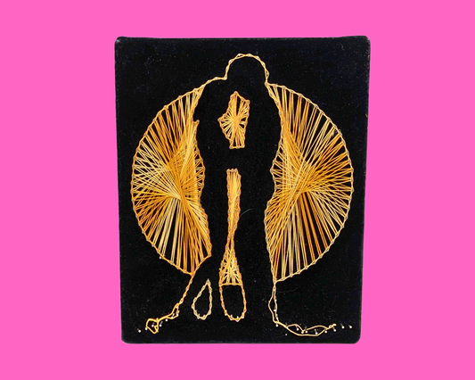 Œuvre d'art kitsch vintage des années 1970 représentant un couple s'embrassant sur du velours noir, sans cadre