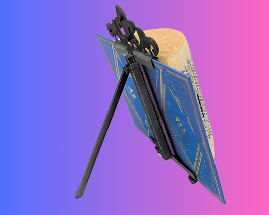 Sculpture d'art pliante de livre faite à la main et recyclée