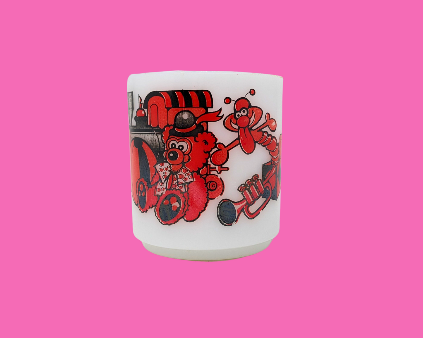 Petite tasse mignonne vintage des années 1960