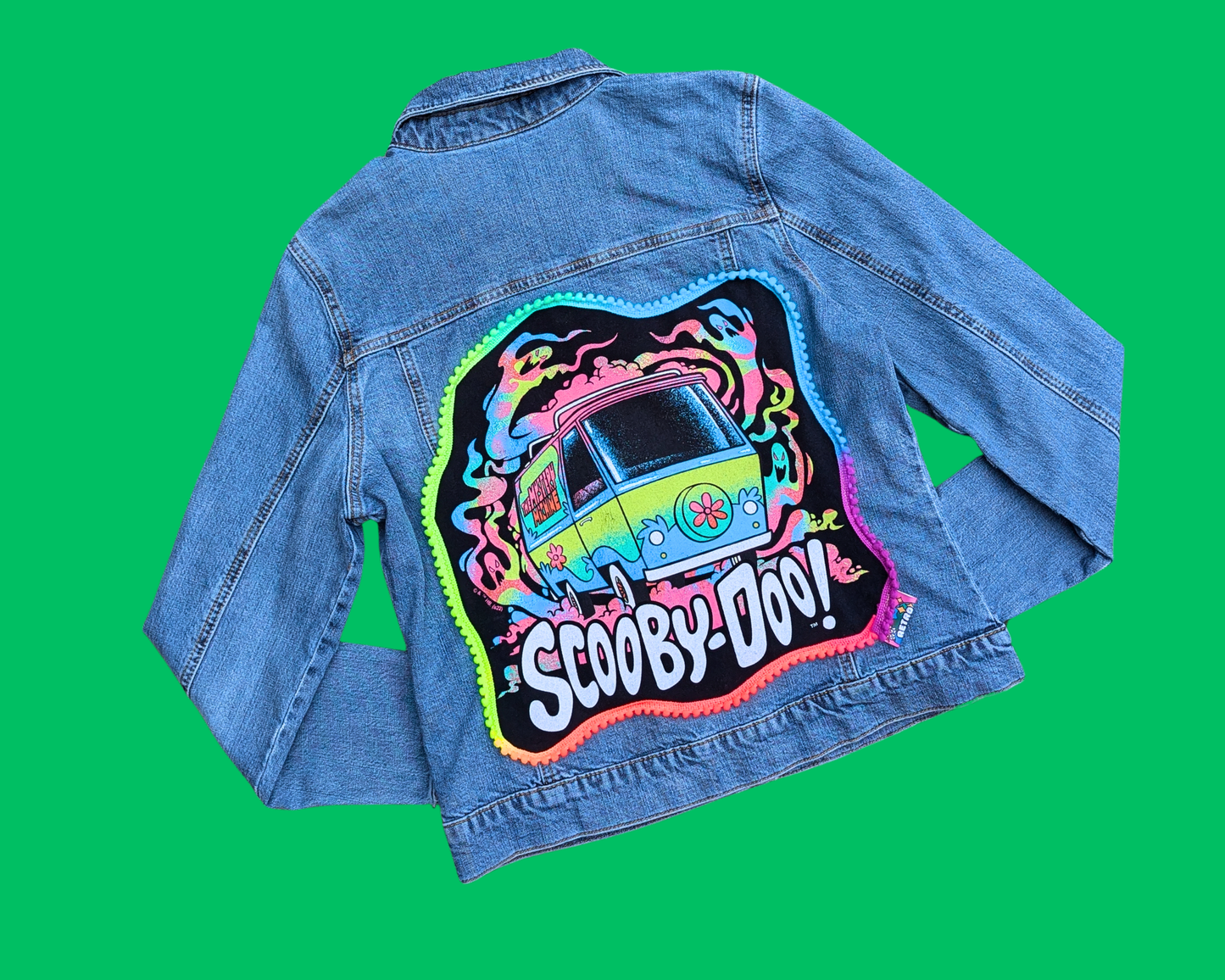 Veste en jean Scooby Doo faite à la main et recyclée, taille M