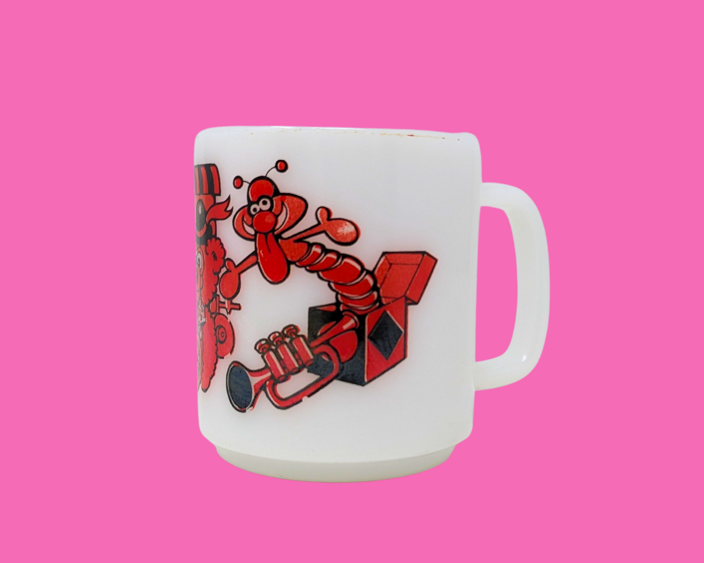 Petite tasse mignonne vintage des années 1960