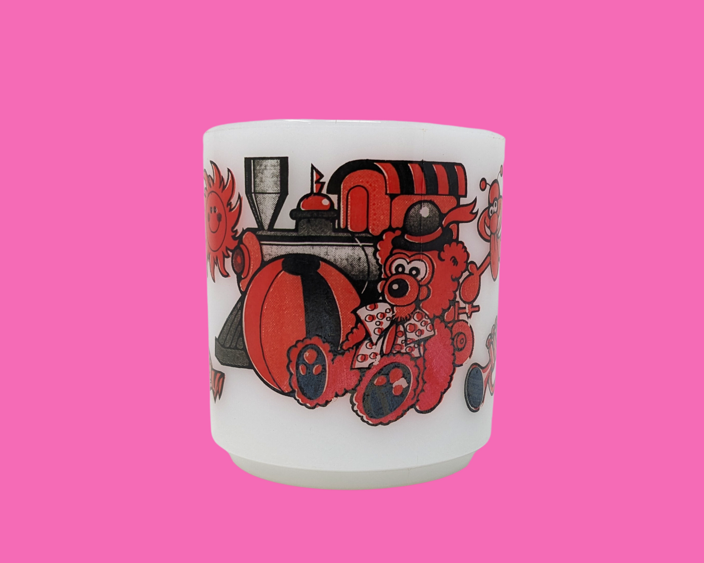 Petite tasse mignonne vintage des années 1960