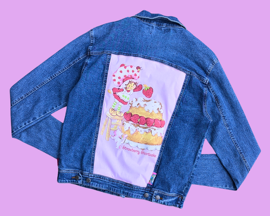 Veste en jean Charlotte aux fraises faite à la main et recyclée, taille L