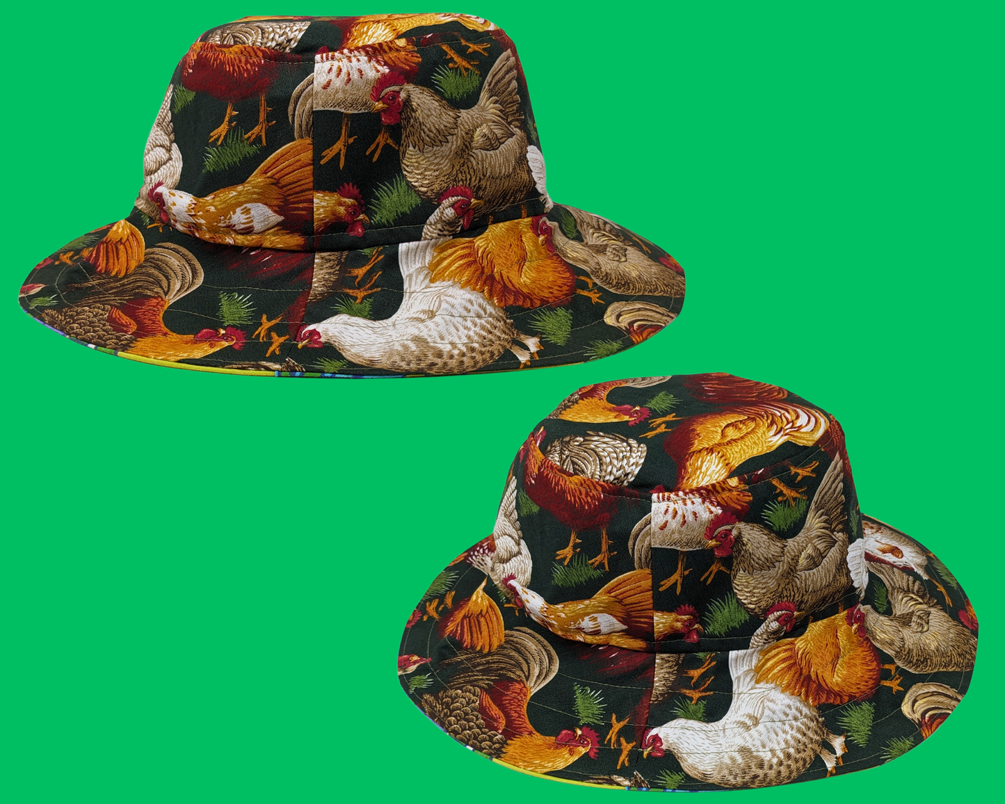 Tablier fait main et recyclé avec imprimé coqs et poulets. Chapeau bob réversible.