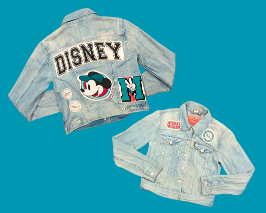 Veste en jean recyclée faite main avec un pull Mickey Mouse taille M pour femme