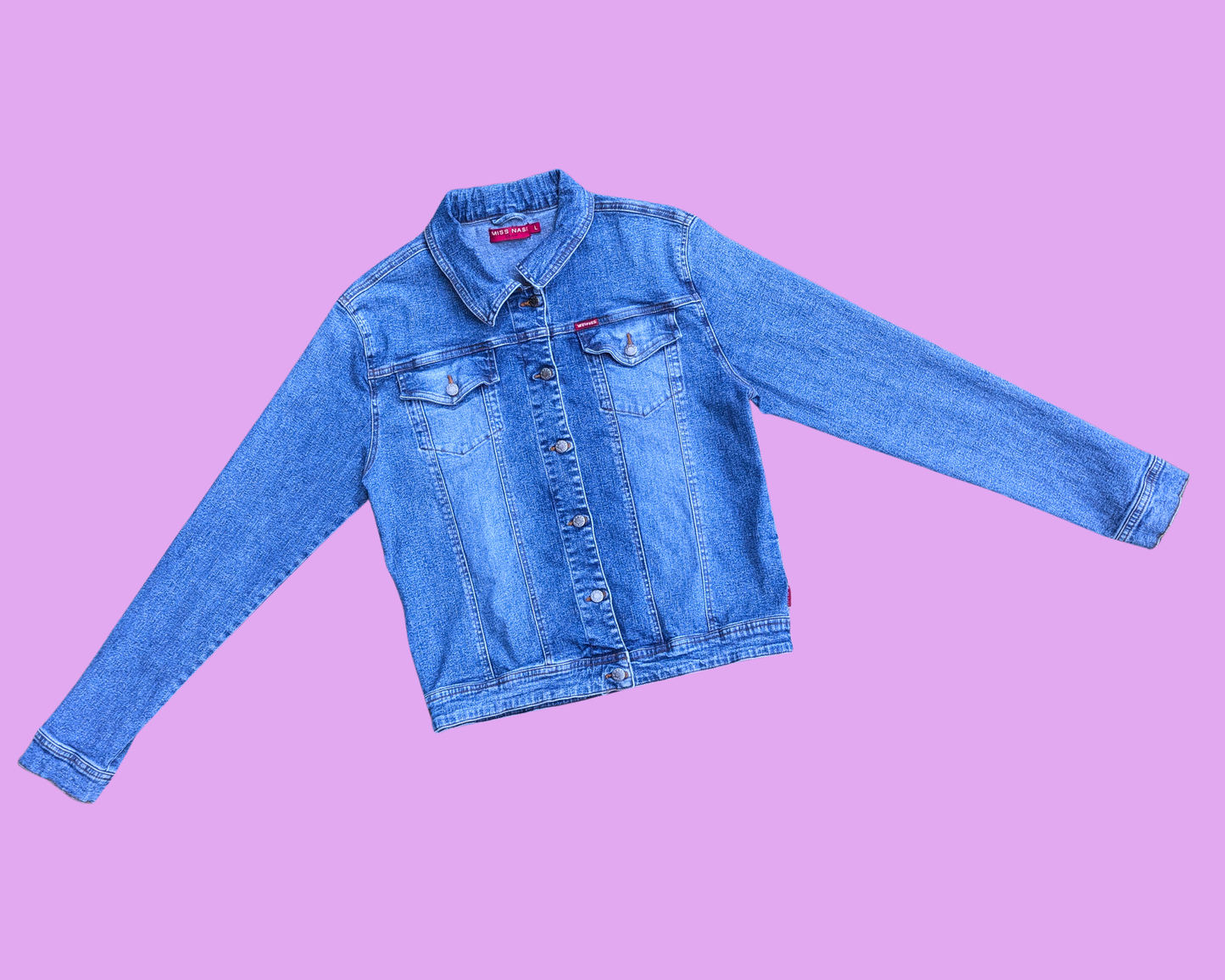Veste en jean Charlotte aux fraises faite à la main et recyclée, taille L
