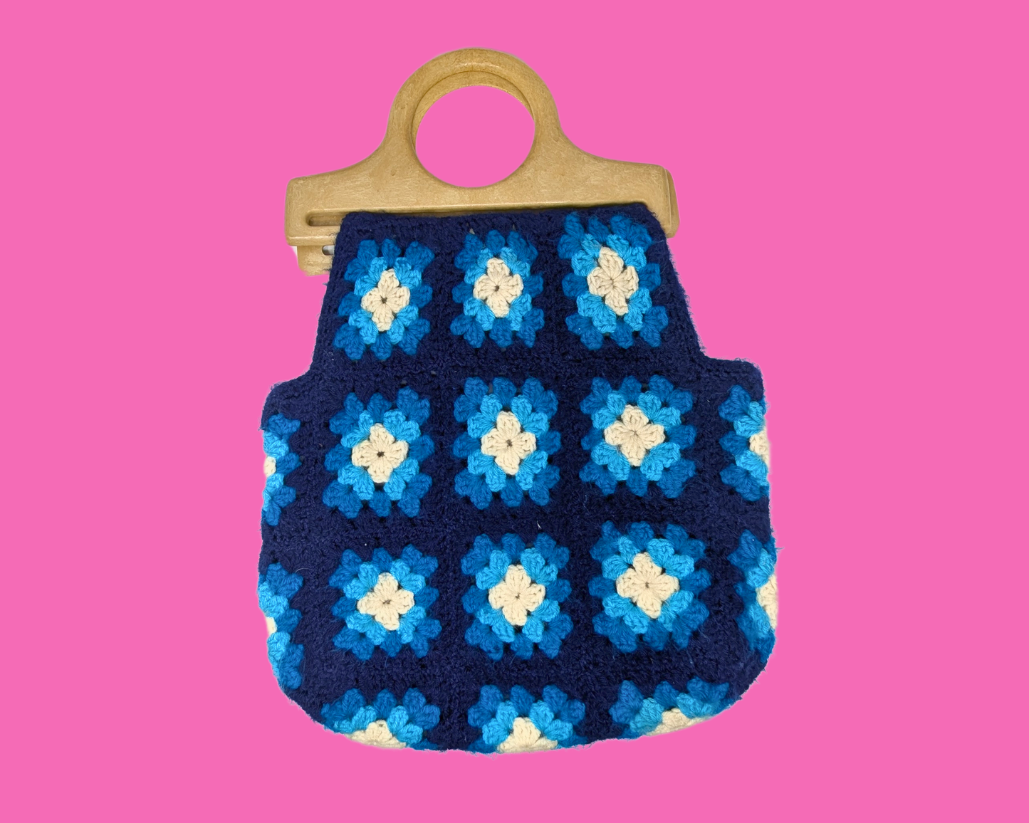 Sac à main vintage en crochet bleu des années 1960