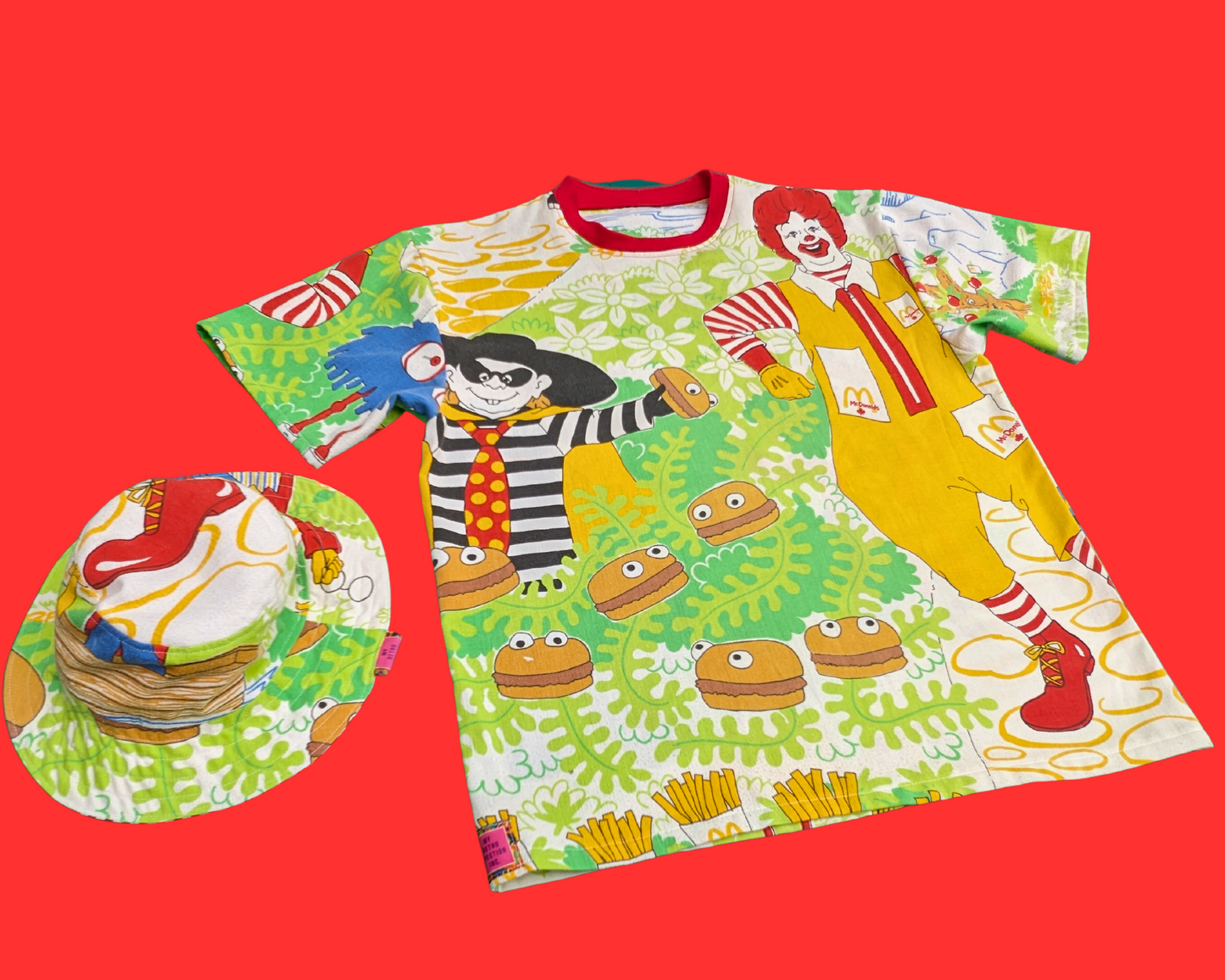 Fait à la main, Upcycled Charlie Brown Drap de lit T-shirt surdimensionné XS - Convient comme une taille M