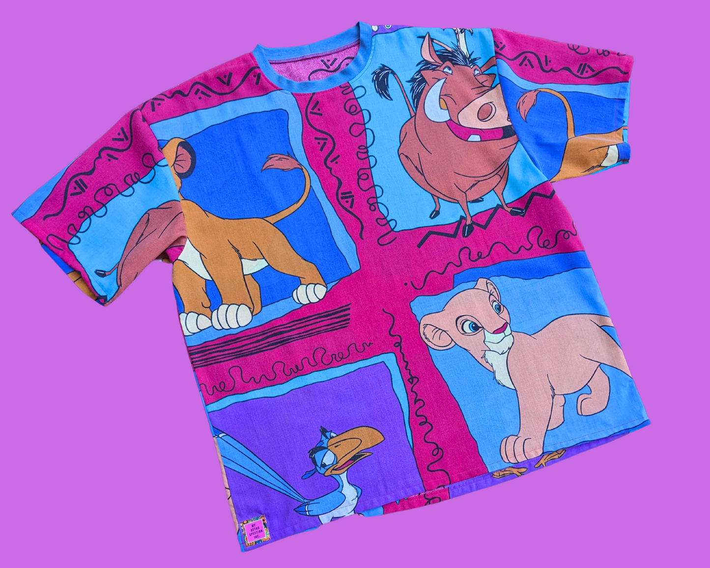 Handmade, Upcycled Vintage The Lion King Bedsheet T-Shirt Oversized XL with Matching Fanny Pack