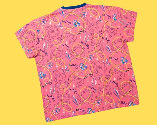 T-shirt surdimensionné XL non officiel fait main et recyclé représentant des poupées Bratz