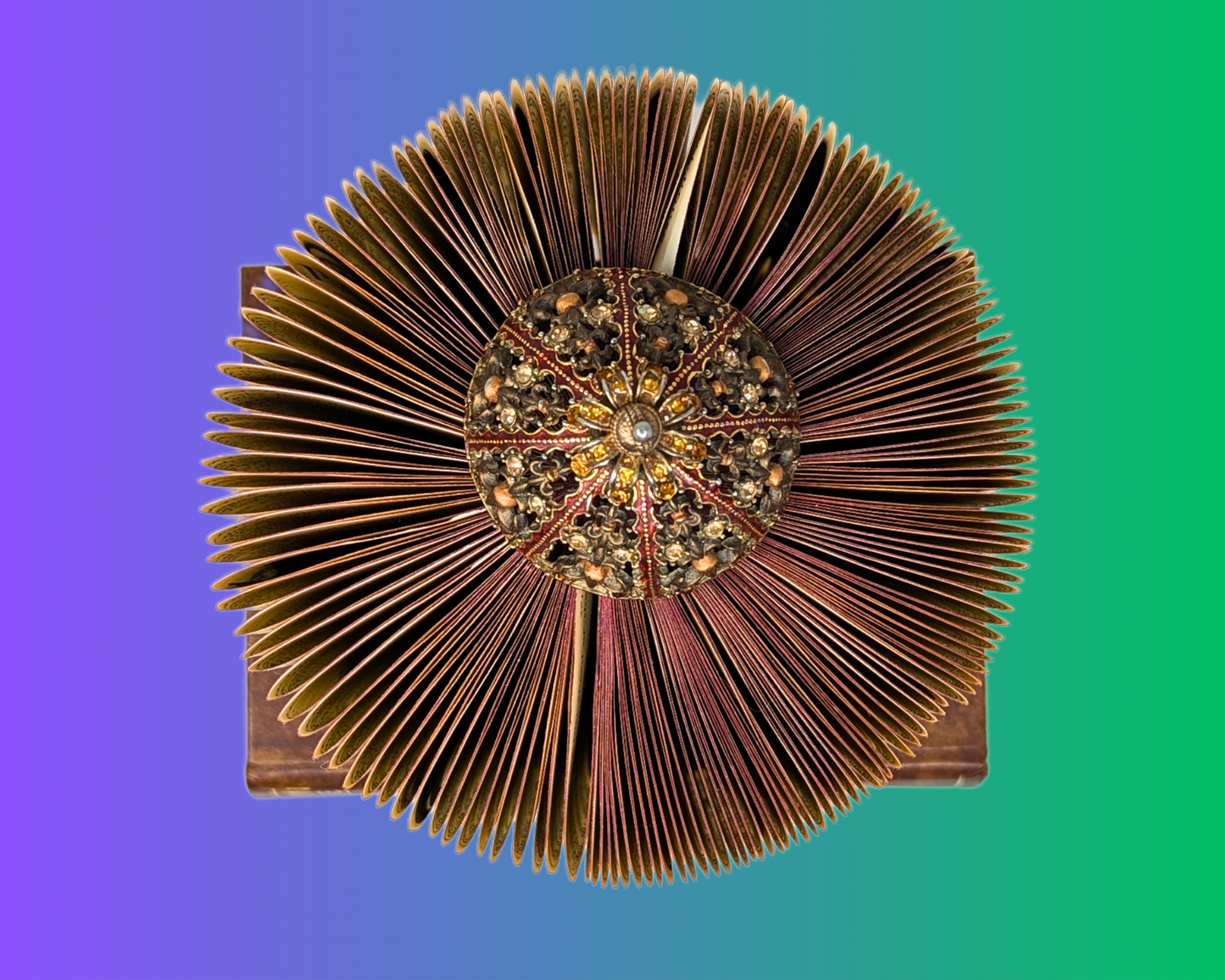 Sculpture d'art pliante de livre faite à la main et recyclée