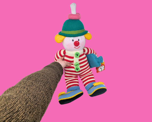 Grande peluche clown faite main au crochet, accessoire pour dormir