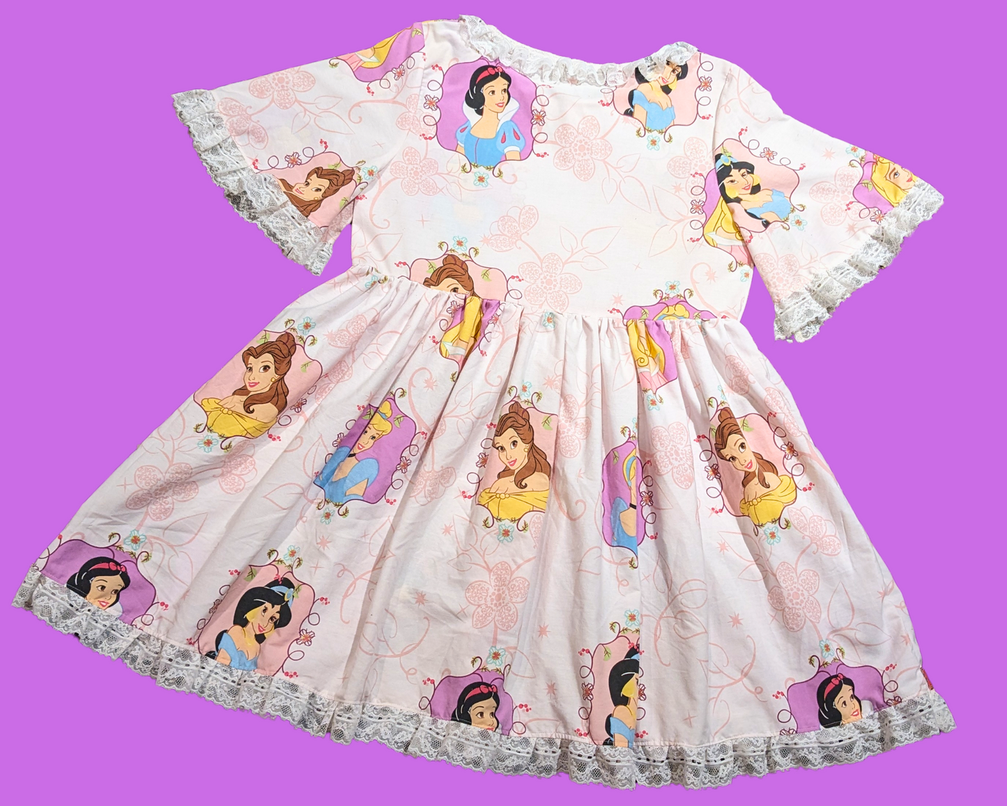 Drap de lit fait main et recyclé Walt Disney, Princesses Disney, taille L