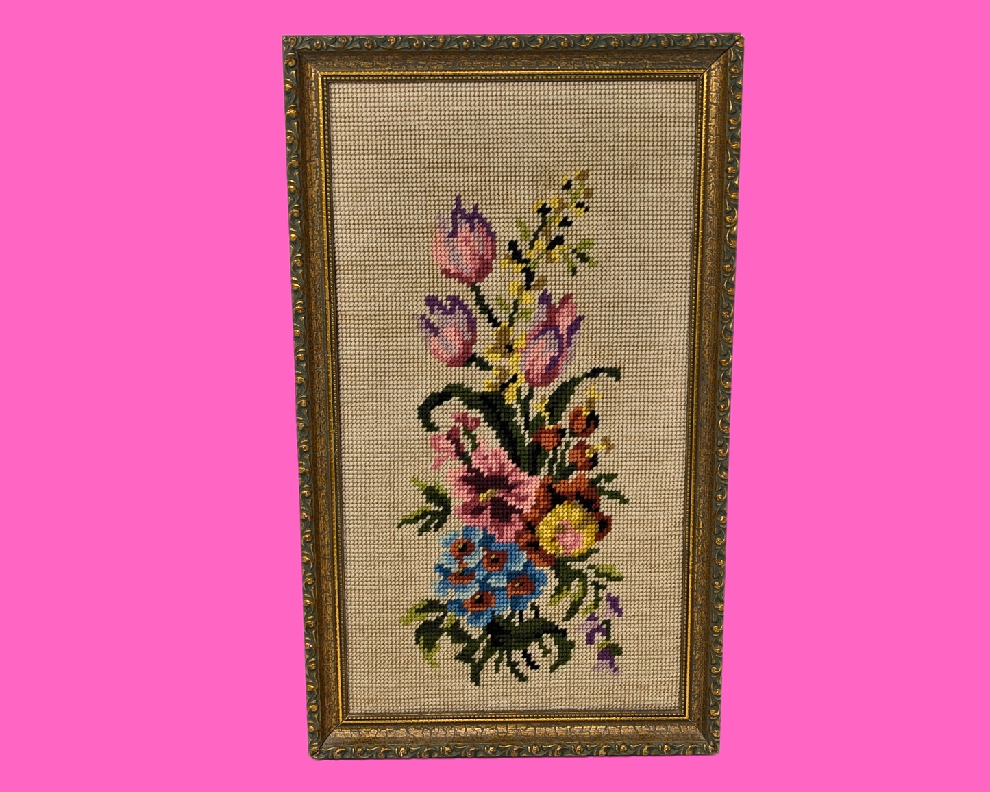 Œuvre d'art encadrée vintage des années 1970, fleurs au point de croix