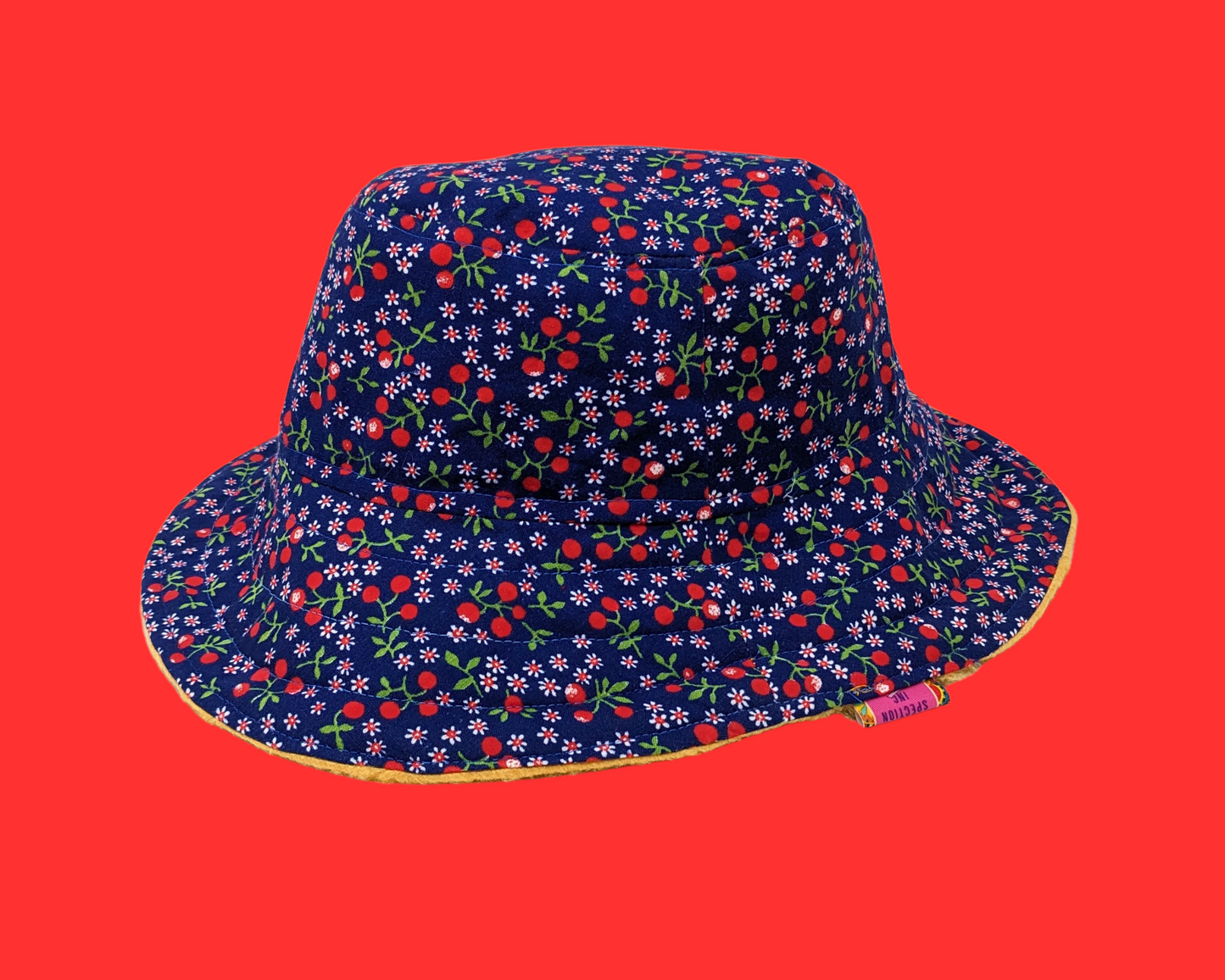 Chapeau bob réversible en tissu orange et velours rouge, fait main et recyclé, inspiré de Winnie l'ourson