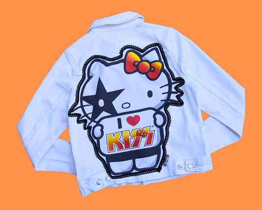 Veste en jean blanche Hello Kitty/Kiss faite main et recyclée, taille M