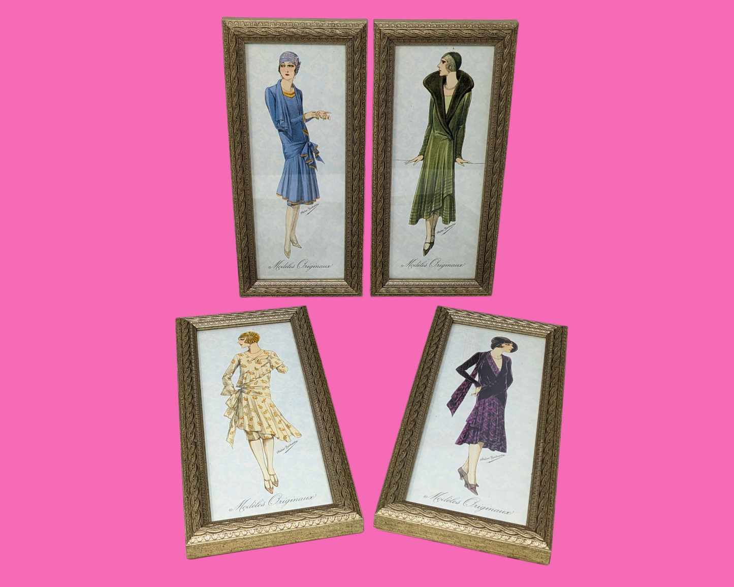 Ensemble de quatre illustrations de mode vintage encadrées par Atelier Bachroitz