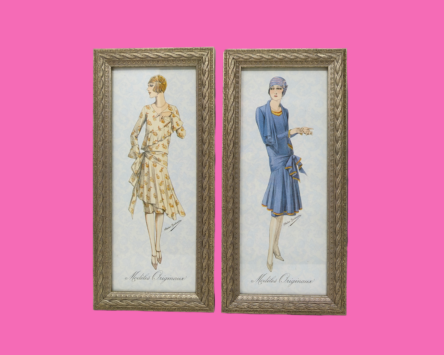 Ensemble de quatre illustrations de mode vintage encadrées par Atelier Bachroitz