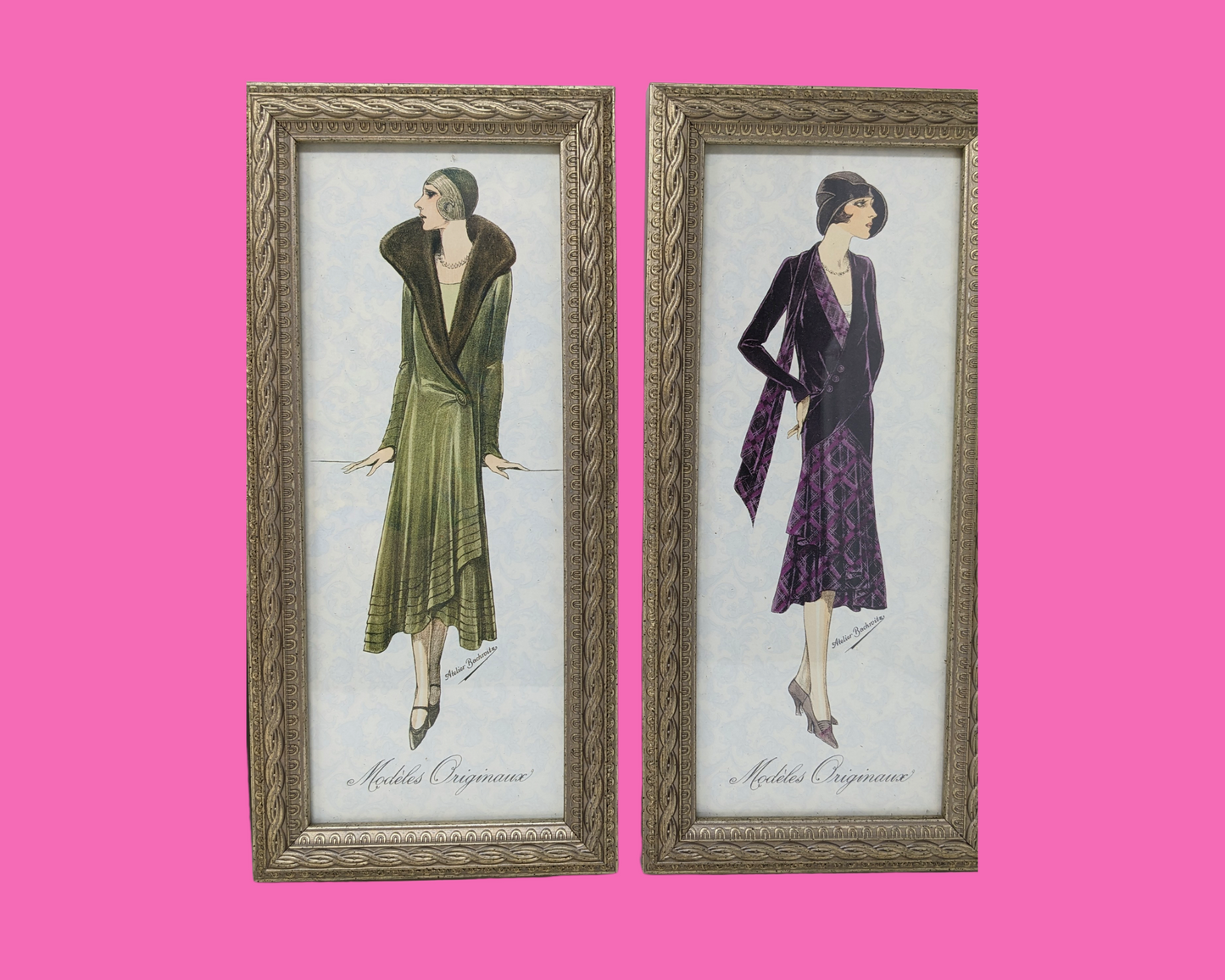 Ensemble de quatre illustrations de mode vintage encadrées par Atelier Bachroitz