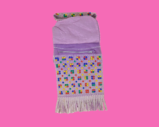 Sac à bandoulière vintage violet perlé des années 1970