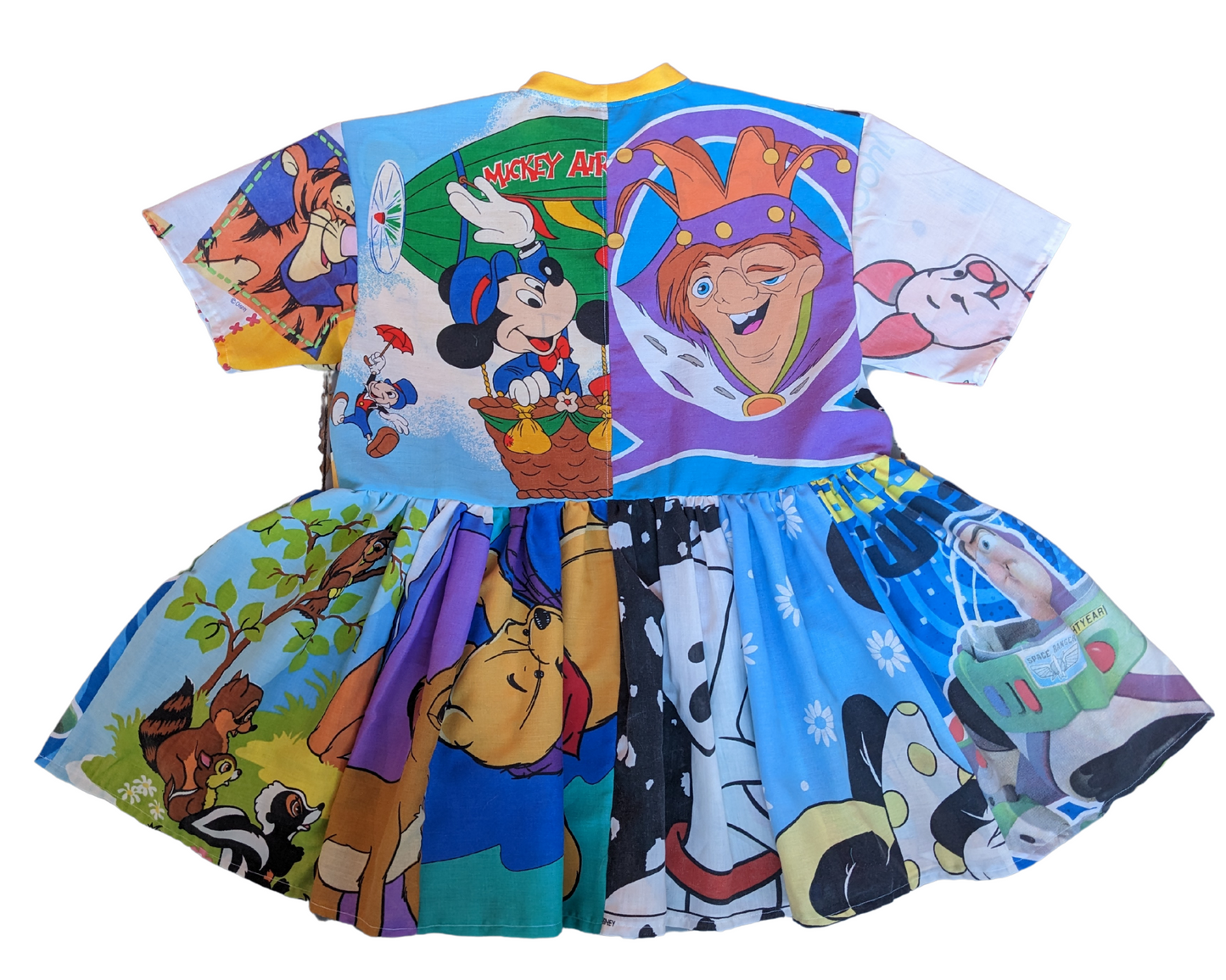 Fait à la main, robe t-shirt Pokemon drap de lit recyclé pour SML-XL