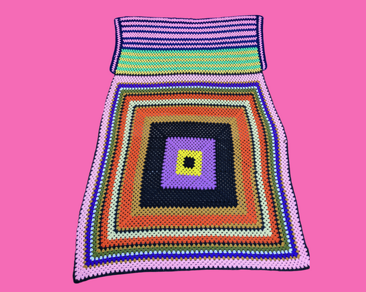 Couverture au crochet en laine aux couleurs arc-en-ciel des années 1970