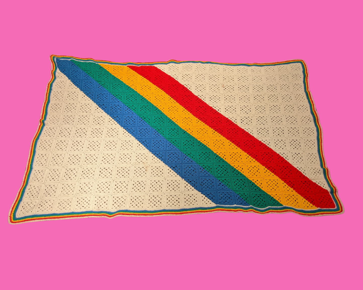 Couverture au crochet en laine aux couleurs arc-en-ciel des années 1970