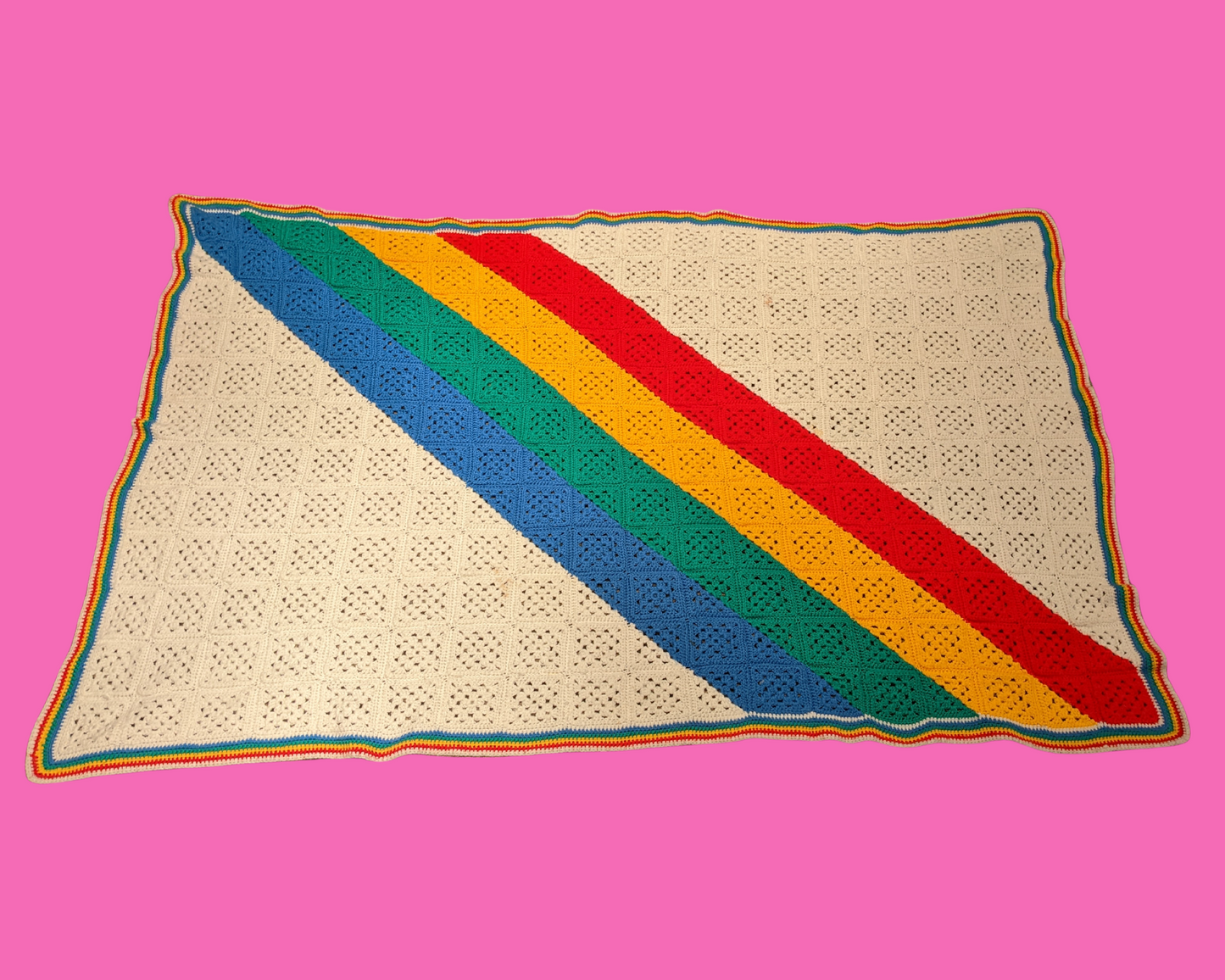 Couverture au crochet en laine aux couleurs arc-en-ciel des années 1970