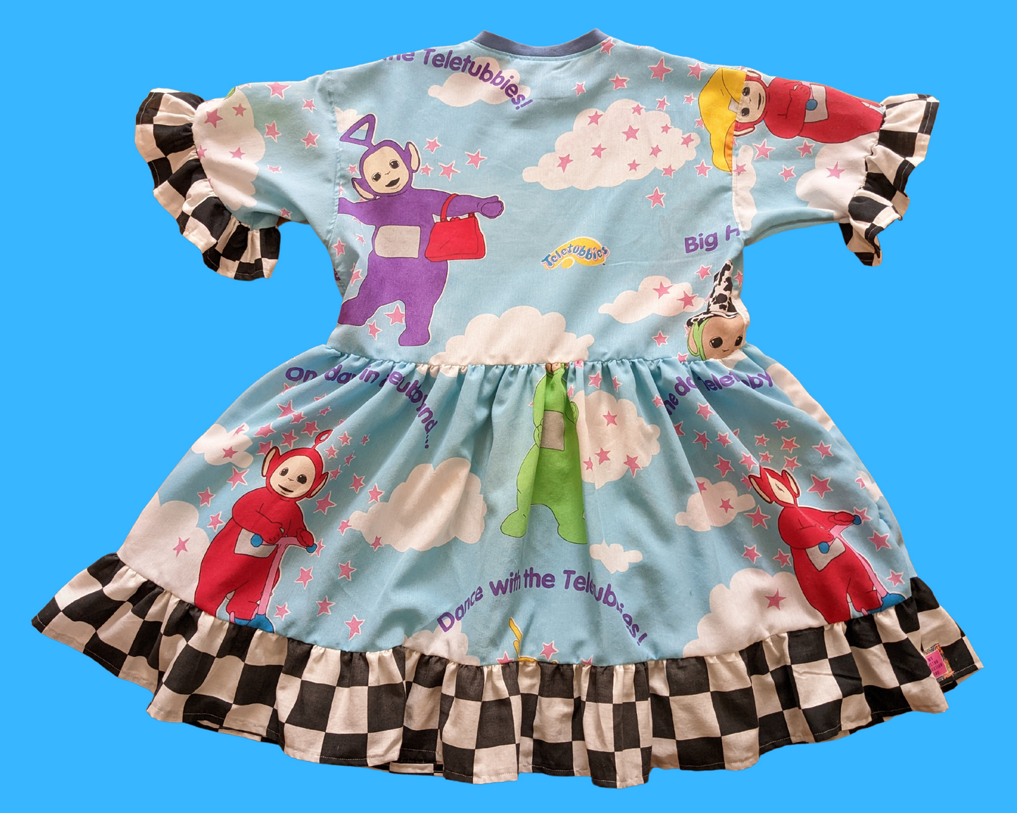Robe t-shirt en drap de lit Teletubbies faite à la main et recyclée pour SML-XL